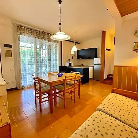 Beautiful For Six People-pool-tv-ac Ca Corniani