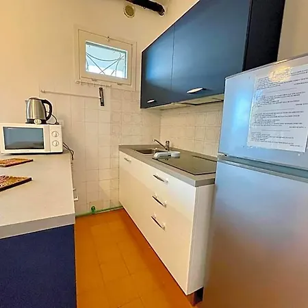 Beautiful For Six People-pool-tv-ac