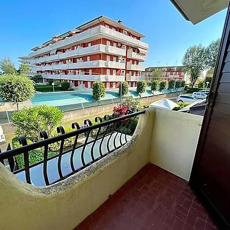 Hotel Beautiful For Six People-pool-tv-ac